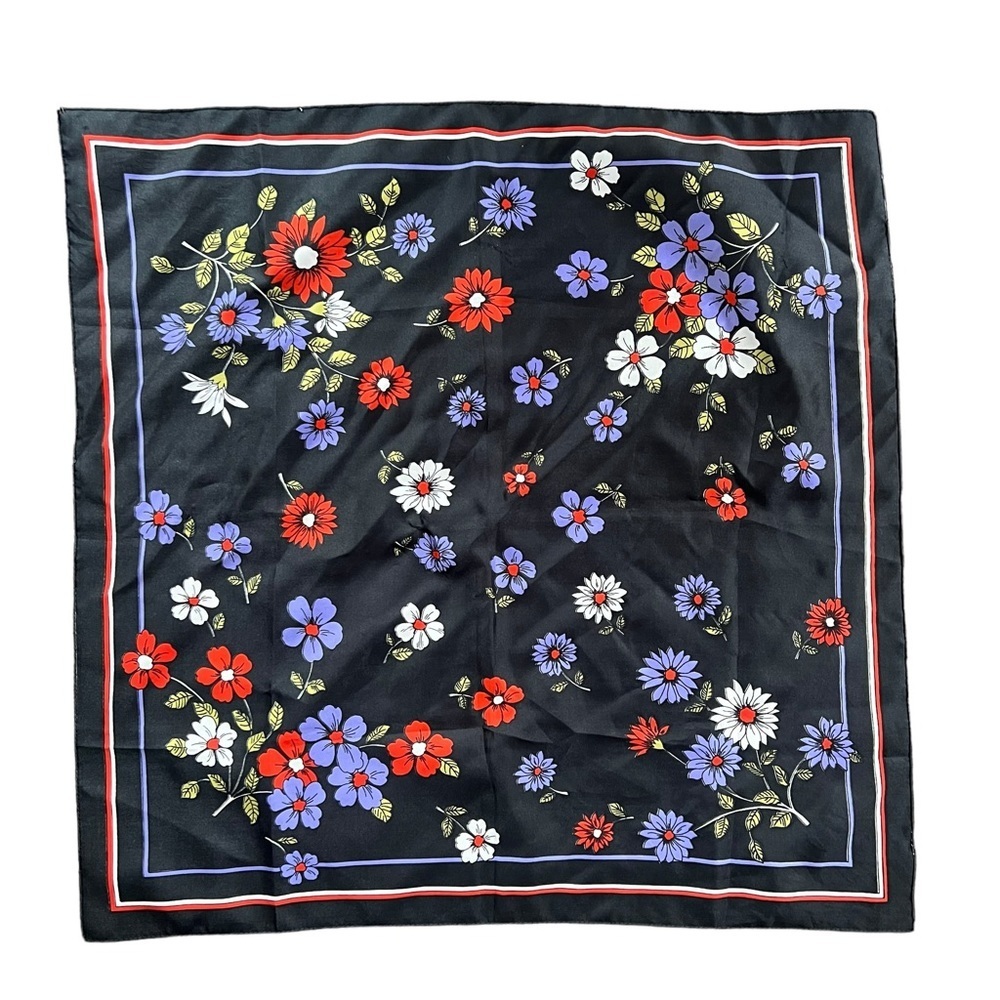 Vintage silk square head wrap/neck scarf. Botanical daisy print. MCM